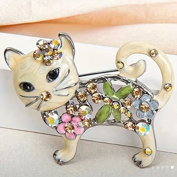 Brooch-cat, NIP,  enamel beige paint/ rhinestones, 1.9x1.5 - Picture 5 of 8